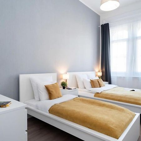 Large Apartment At Perfect Central Location บูดาเปสต์ ภายนอก รูปภาพ