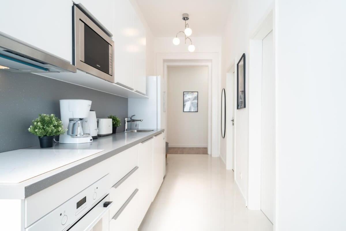 Large Apartment At Perfect Central Location บูดาเปสต์ ภายนอก รูปภาพ