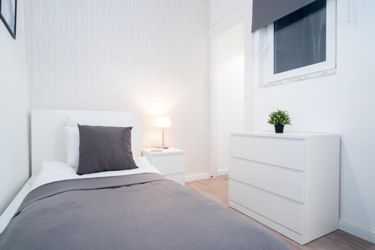 Large Apartment At Perfect Central Location บูดาเปสต์ ภายนอก รูปภาพ